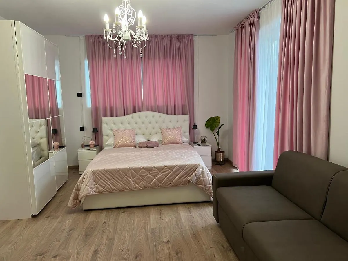 Casa Adriana contacts